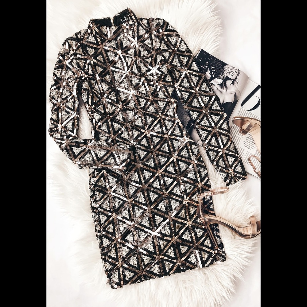 NWT LULU’S WAKING UP IN VEGAS SEQUIN DRESS, XS🎊🎉